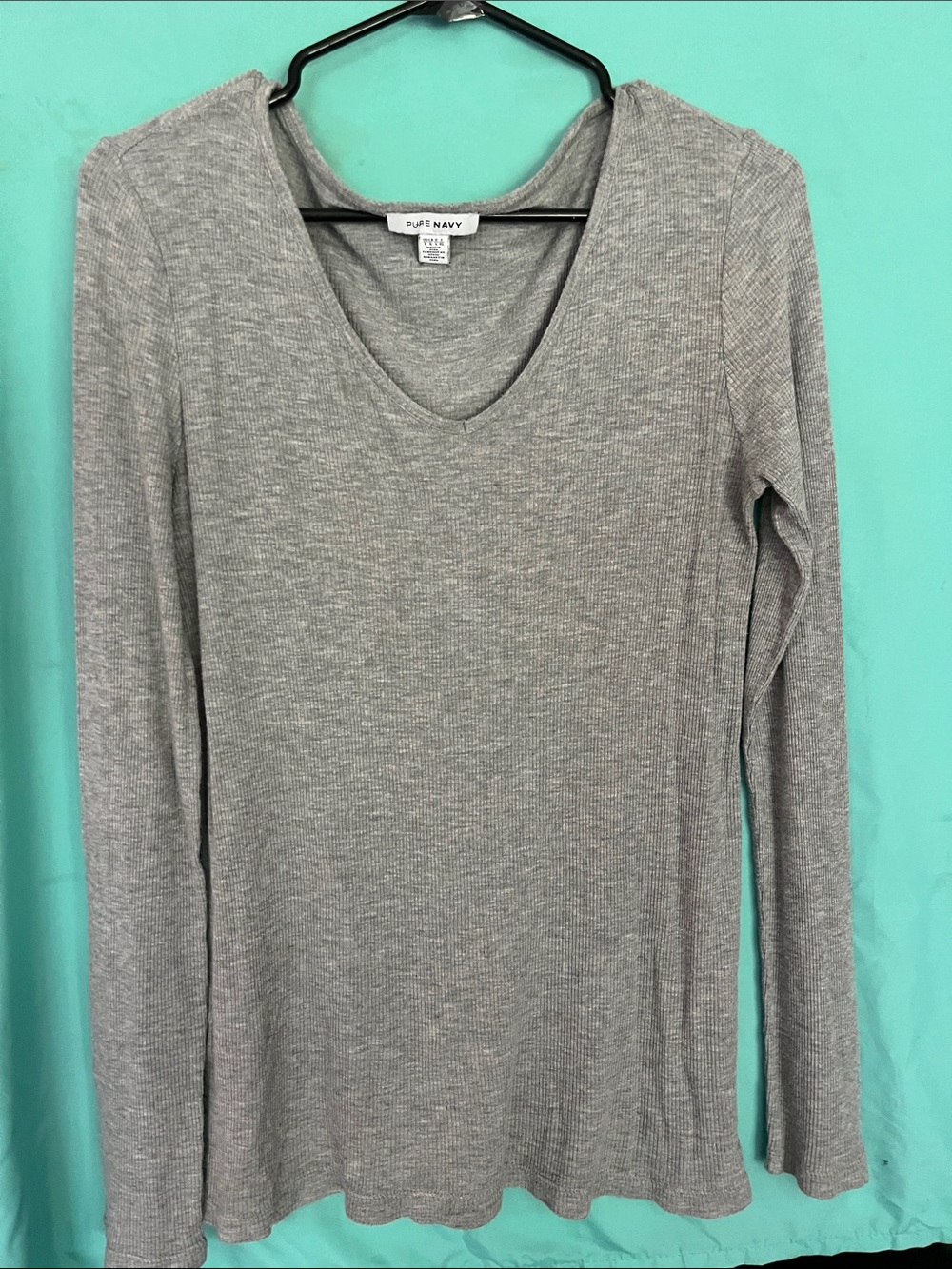 Pure Navy Women's Light Gray Ribbed Long-Sleeve V-Neck Top